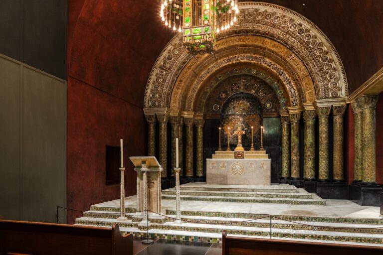 Travel: Find Tiffany's Masterpiece Chapel In Florida