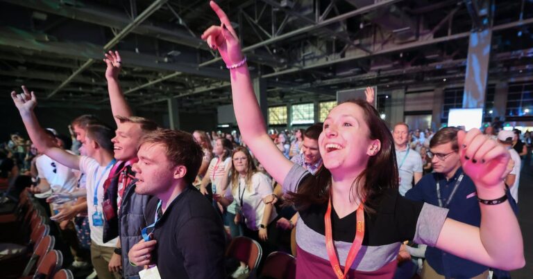 10 North American Conferences For Single Adults In 2025
