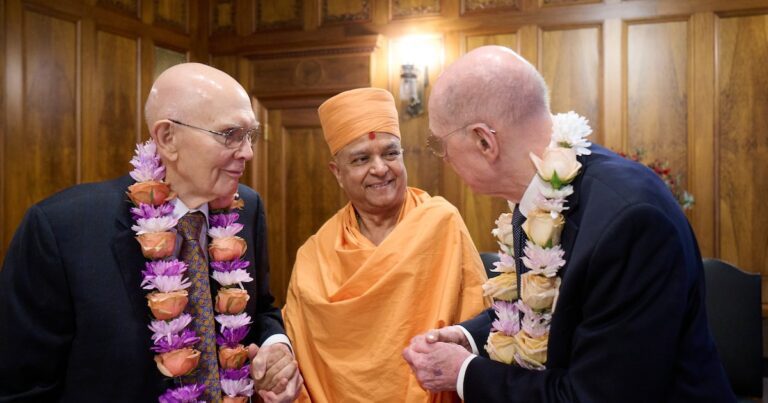 Hindu spiritual leaders make their first presidency and visit
