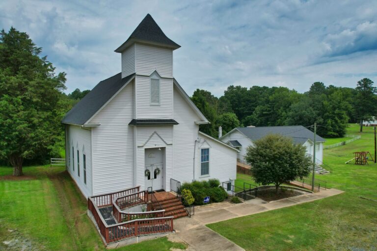 Most pastors continue to commit to their calling and latest