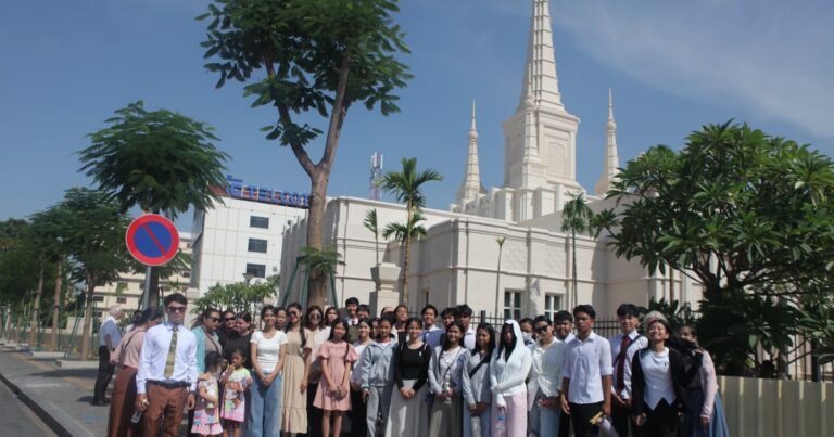 How asian latter day saints celebrate the past and build a