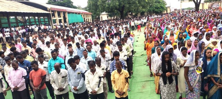 Indian lawmakers offer rewards for attacking Christians Indian lawmakers offer rewards for attacking christians