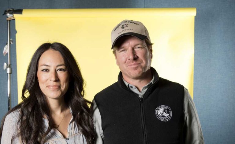 After the TV clip resurfaces, Chip and Joanna set fire again and Gaines After the tv clip resurfaces, chip and joanna set fire