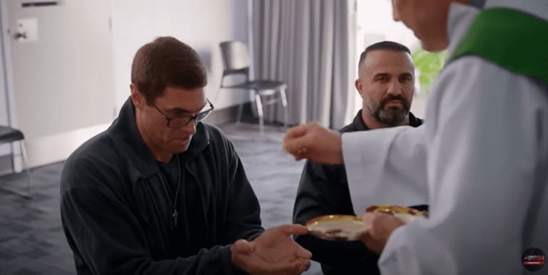 Viral video shows Australian fathers forgive children’s murderers in prison and share prayer and communion Viral video shows australian fathers forgive children's murderers in prison