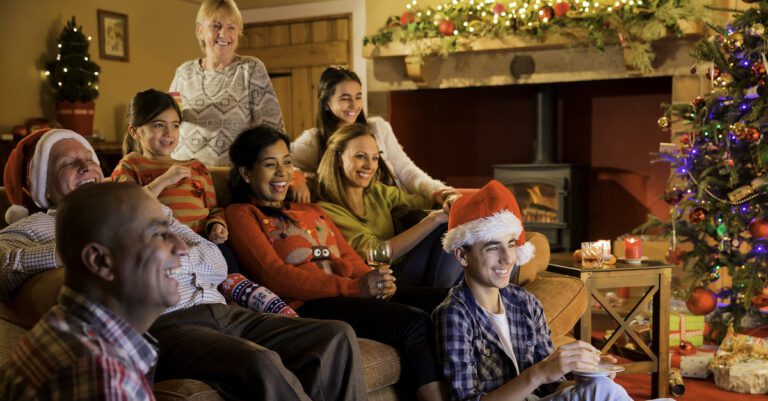 7 ways to create a cozy, faith filled home for christmas