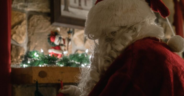 Is Santa a Christian? | iBelieve.com Is santa a christian? | ibelieve.com