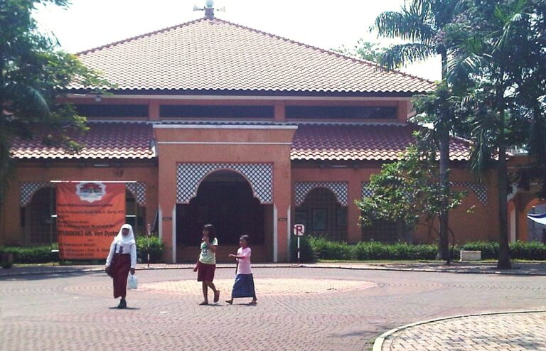 Muslims call for church closures in indonesia before christmas