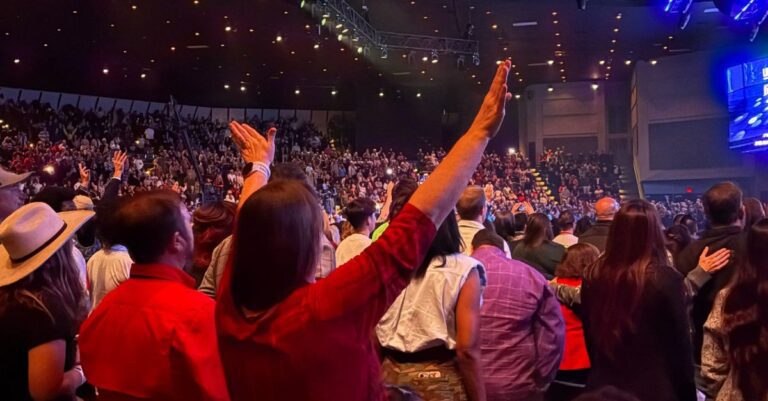 5 Attitudes to Have During Worship 5 attitudes to have during worship