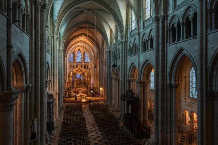 Travel: Discover the Gothic splendors, saints and relics of Sens Travel: discover the gothic splendors, saints and relics of sens