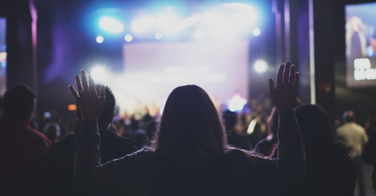 When praise turns to idolatry | ibelieve.com