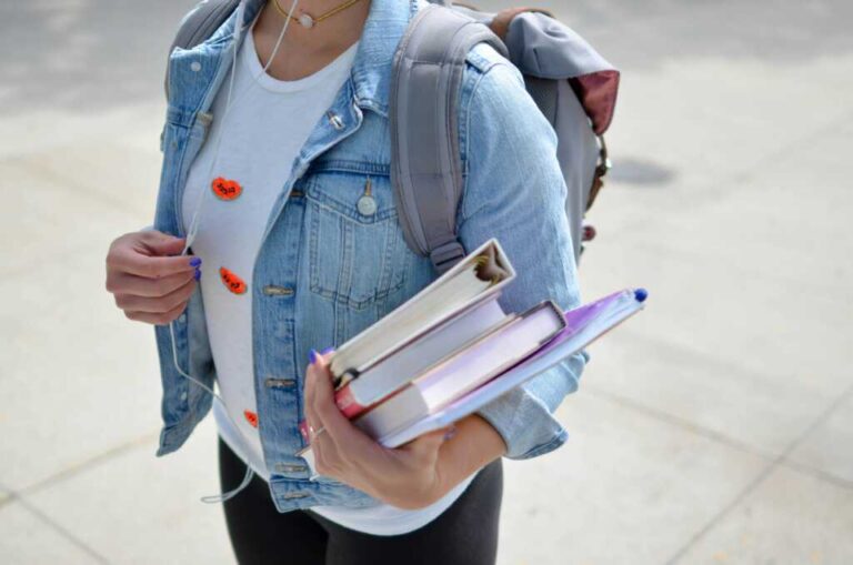 Judge ends blatant christian discrimination in washington school district –