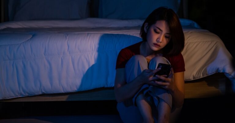Signs you need a social media break
