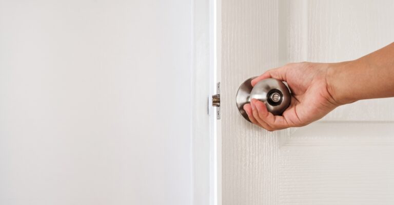 5 Signs God is About to Close the Door 5 Signs God is About to Close the Door